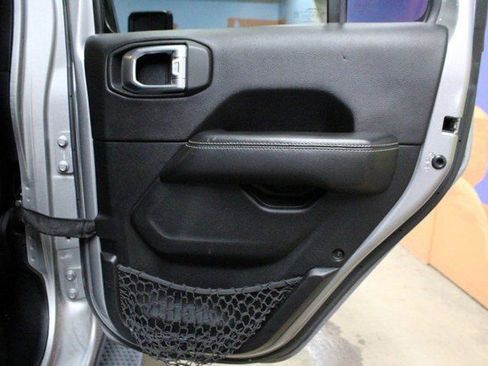 Used 2019 Jeep Wrangler Unlimited Sahara w/ Dual Top Group AWD/4WD image 11