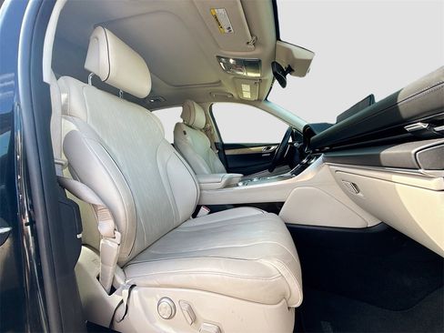 Used 2022 Genesis GV80 2.5T w/ Prestige Package 05 image 31