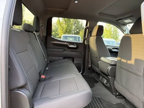 Used 2025 GMC Sierra 1500 SLE AWD/4WD image 15