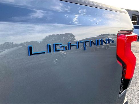 Used 2022 Ford F150 Lightning Pro AWD/4WD image 34