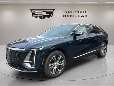 Certified 2025 Cadillac Lyriq Luxury AWD/4WD image 1