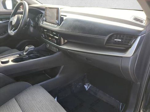 Used 2021 Nissan Rogue SV image 22