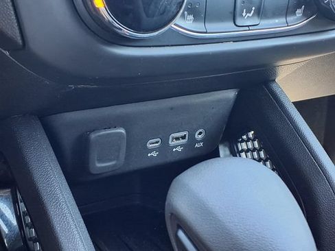 Used 2022 Chevrolet TrailBlazer LT FWD image 13