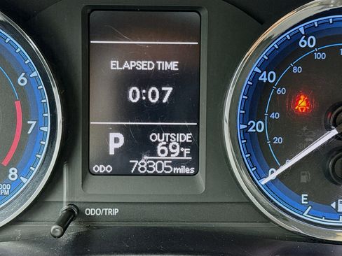 Used 2017 Toyota Corolla LE w/ Carpet Mat Package (TMS) image 8