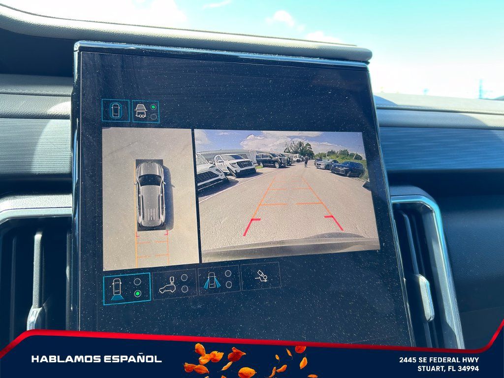 Used 2026 GMC Acadia Elevation w/ Elevation Premium Package FWD image 31