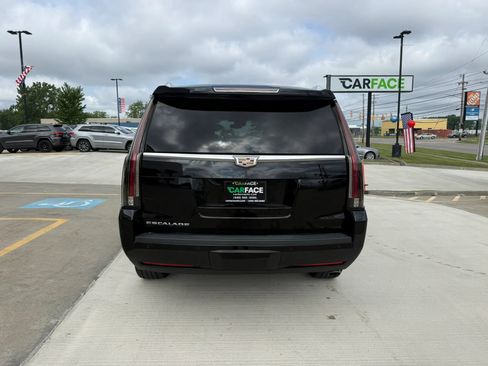Used 2018 Cadillac Escalade Premium Luxury w/ LPO, Radiant Package AWD/4WD image 10