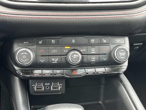 Used 2024 Dodge Durango GT AWD/4WD image 37