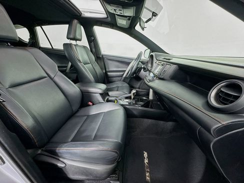 Used 2016 Toyota RAV4 SE image 35