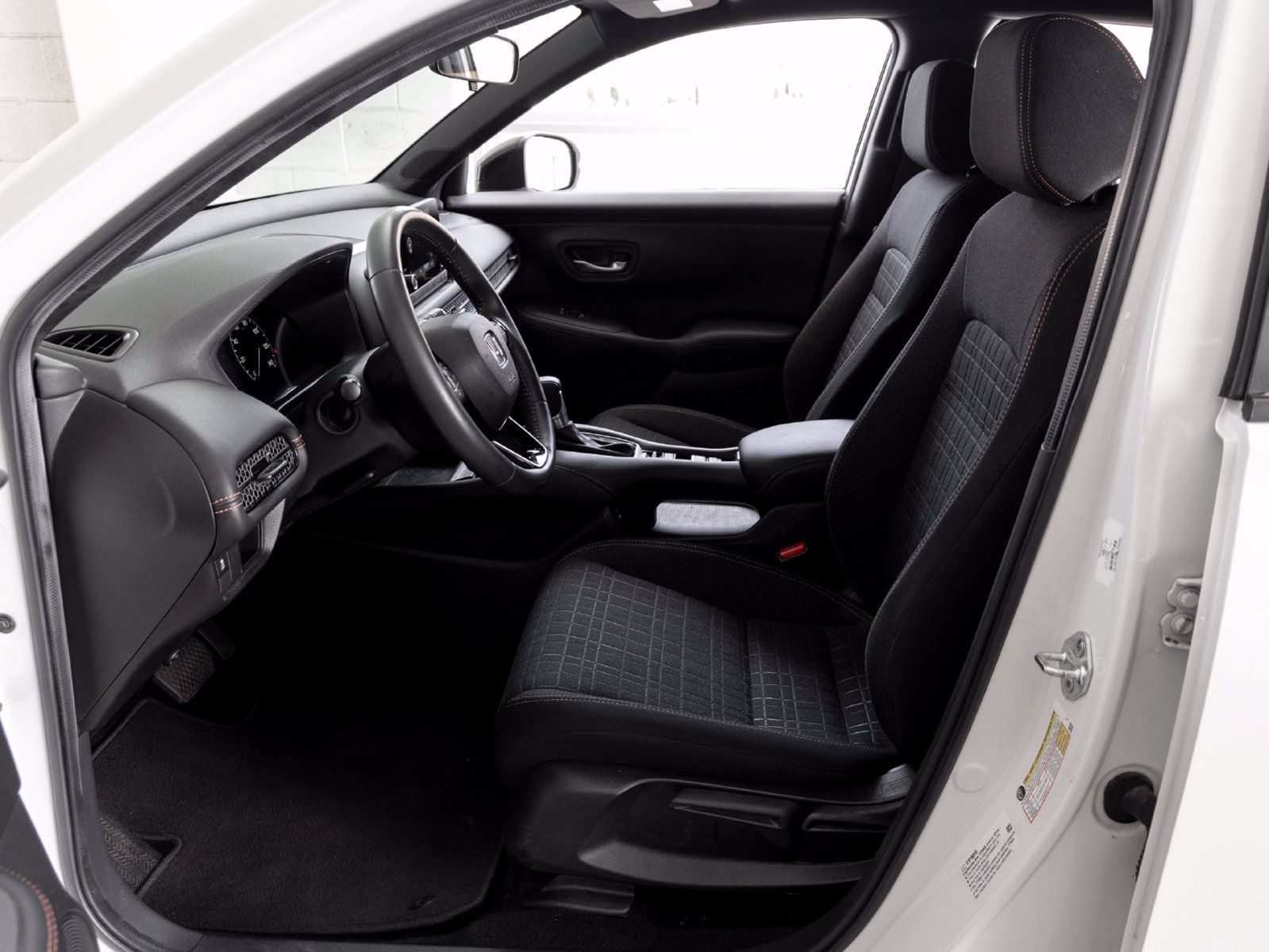 Used 2025 Honda HR-V Sport image 11
