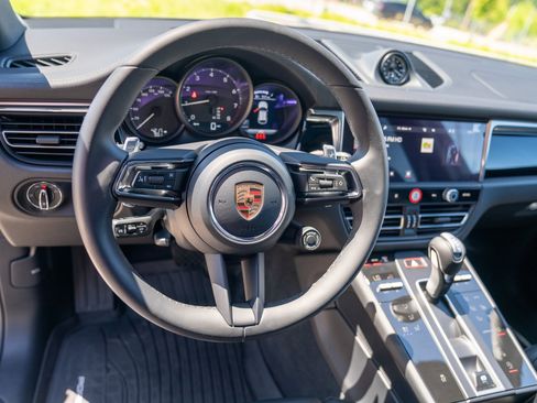 Certified 2026 Porsche Macan AWD/4WD image 13