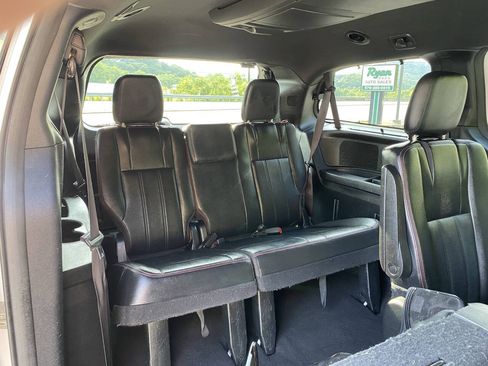 Used 2017 Dodge Grand Caravan GT FWD image 15