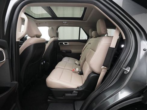 Used 2020 Ford Explorer XLT w/ Equipment Group 202A AWD/4WD image 16