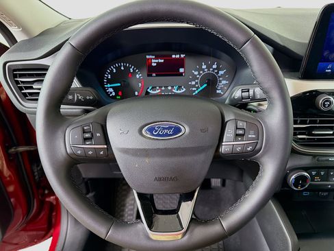 Used 2022 Ford Escape SE w/ SE Sport Appearance Package image 13