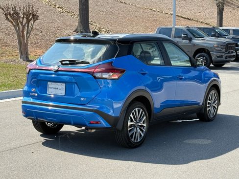 Used 2023 Nissan Kicks SV image 5