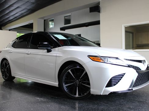 Used 2020 Toyota Camry XSE FWD image 37