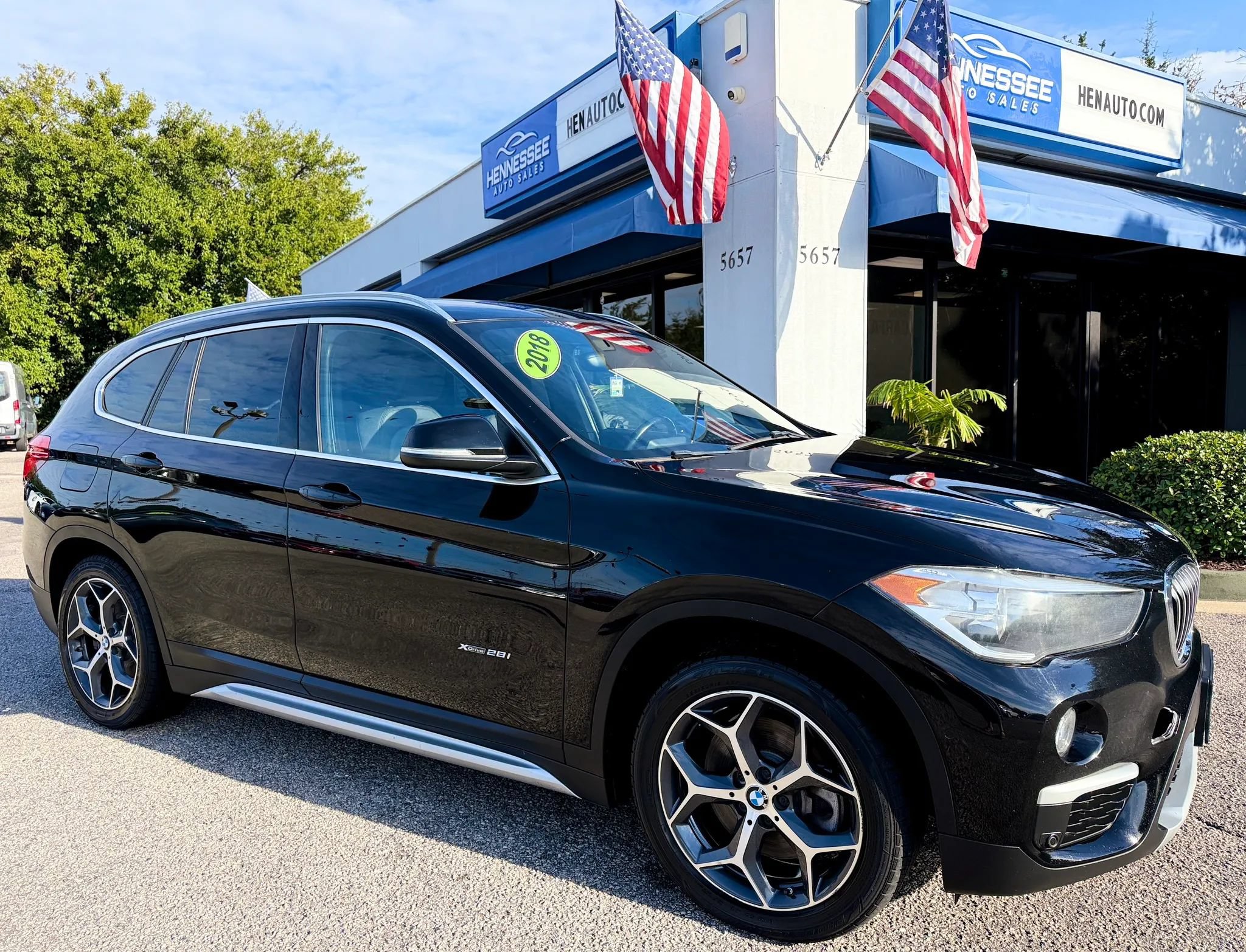 Used 2018 BMW X1 xDrive28i AWD/4WD image 1