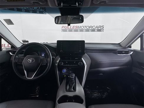 Used 2022 Toyota Venza LE image 28