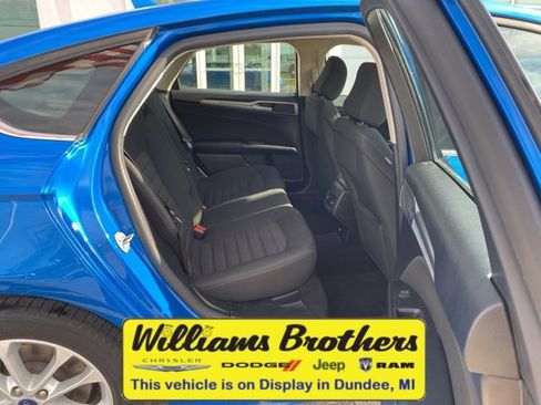 Used 2020 Ford Fusion SE image 27