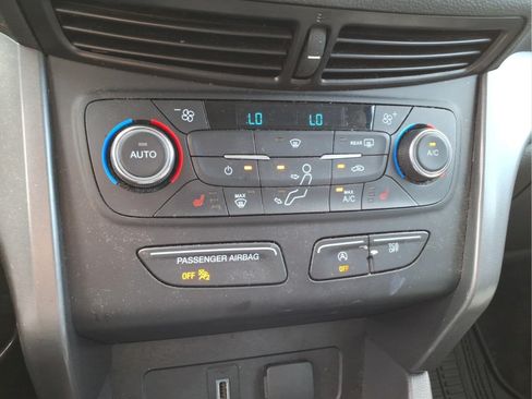 Used 2017 Ford Escape SE w/ Equipment Group 201A FWD image 9