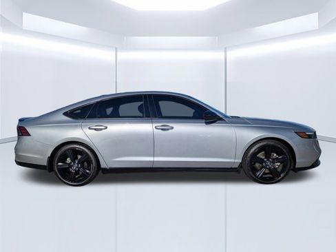 Used 2024 Honda Accord Sport image 2