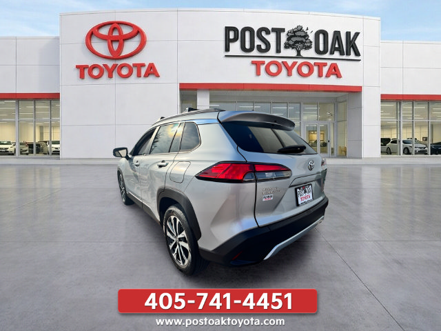 Used 2025 Toyota Corolla Cross XLE w/ Convenience Package AWD/4WD image 4