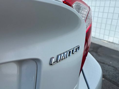 Used 2019 Toyota C-HR Limited FWD image 34