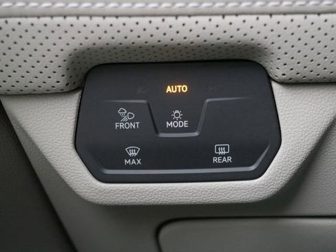 Certified 2025 Volkswagen Atlas SE w/ Panoramic Sunroof Package image 24