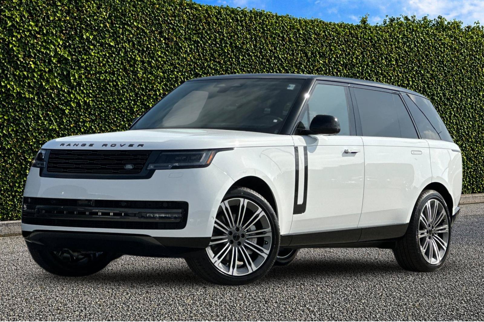 New 2026 Land Rover Range Rover Long Wheelbase SE AWD/4WD image 1