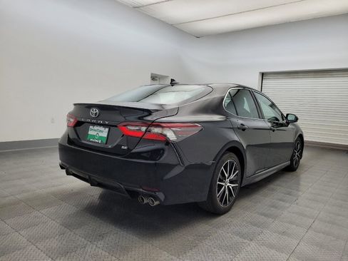 Used 2022 Toyota Camry SE image 9