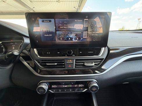 Used 2025 Nissan Altima 2.5 SR w/ SR Premium Package FWD image 13