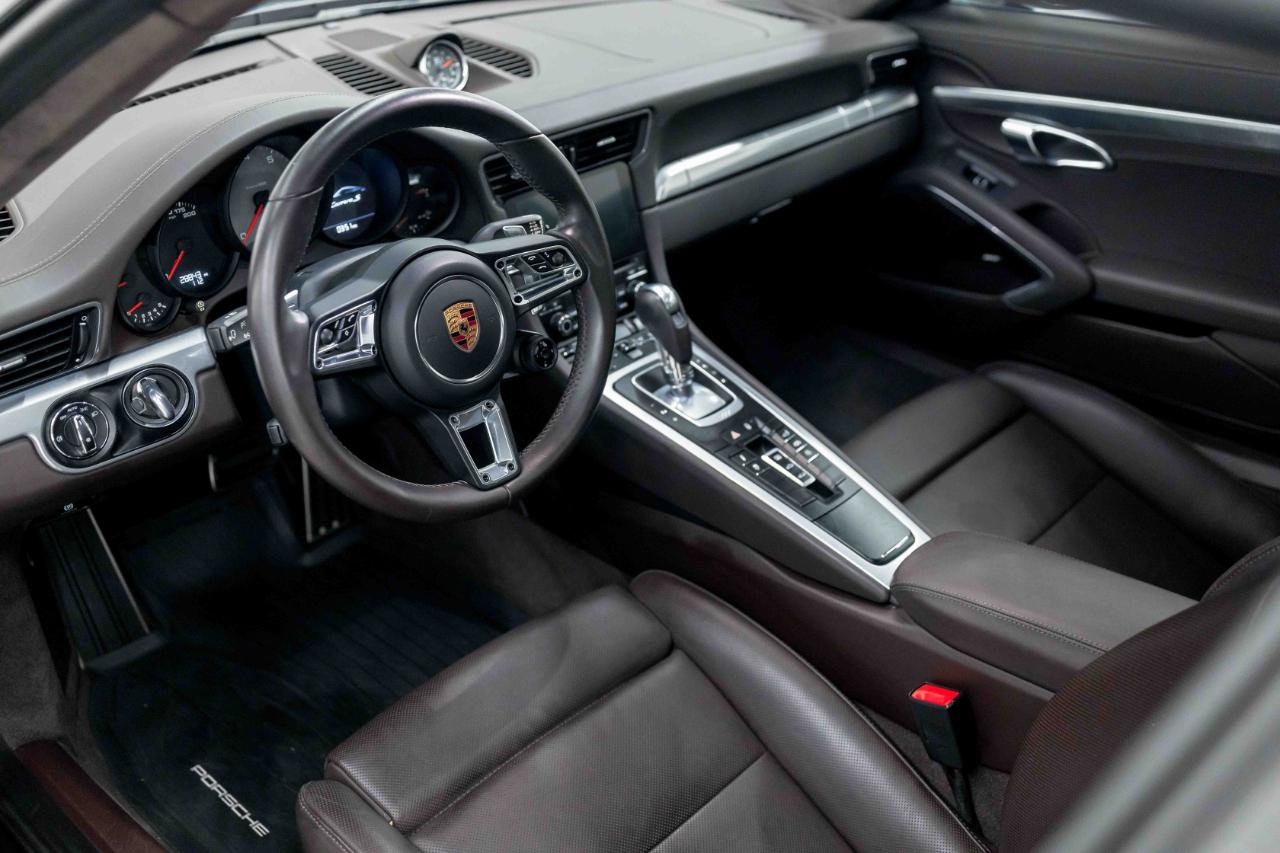 Used 2018 Porsche 911 Carrera S RWD image 2