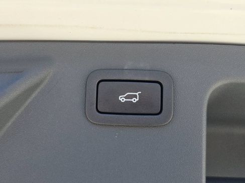 Used 2019 Land Rover Discovery Sport SE AWD/4WD image 16