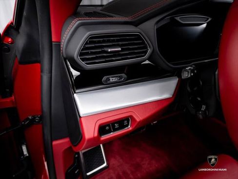 Used 2024 Lamborghini Urus S AWD/4WD image 23
