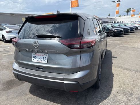 Used 2025 Nissan Rogue SV FWD image 13