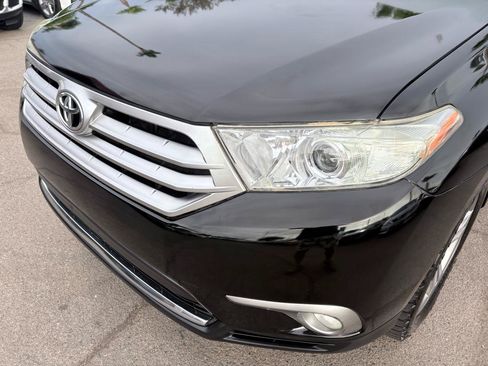 Used 2013 Toyota Highlander Limited AWD/4WD image 6