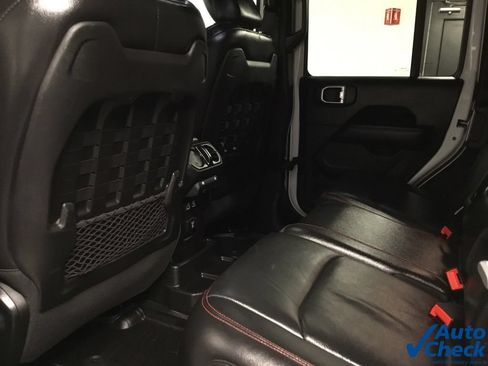 Used 2018 Jeep Wrangler Unlimited Rubicon AWD/4WD image 30