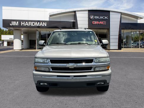 Used 2004 Chevrolet Suburban LT w/ Preferred Equipment Group RWD image 2