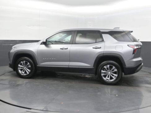 Used 2025 Chevrolet Equinox LT FWD image 7