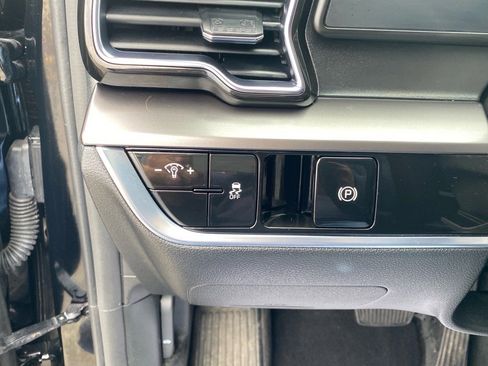 Certified 2023 Kia Sportage EX image 23