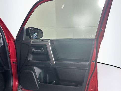 Used 2024 Toyota 4Runner SR5 Premium image 31