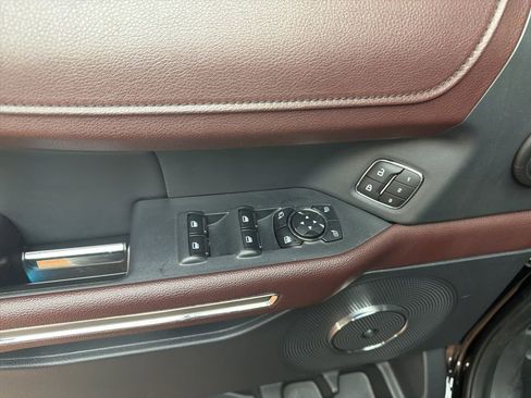 Used 2024 Ford Expedition Limited image 23