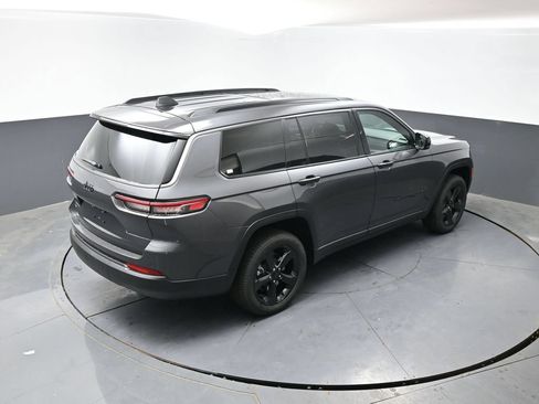New 2026 Jeep Grand Cherokee L Limited w/ Limited Altitude Package AWD/4WD image 30
