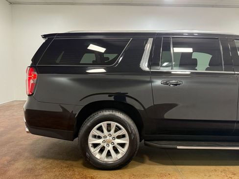 Used 2024 Chevrolet Suburban Premier AWD/4WD image 32