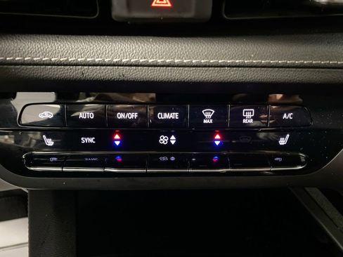 Certified 2023 Buick Envision Essence w/ Sport Touring Package FWD image 18