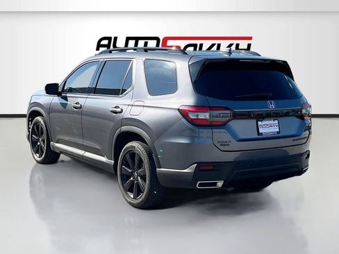 Used 2025 Honda Pilot Black Edition image 5