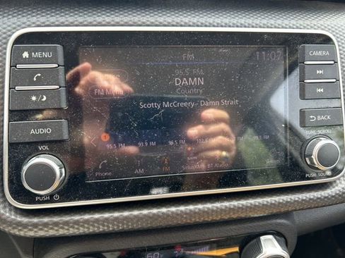 Used 2018 Nissan Kicks SV FWD image 12