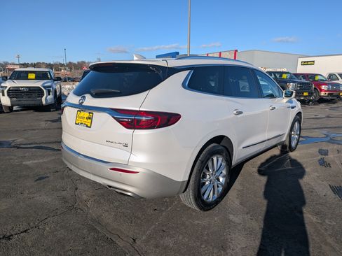 Used 2019 Buick Enclave Premium w/ Experience Buick Package image 8
