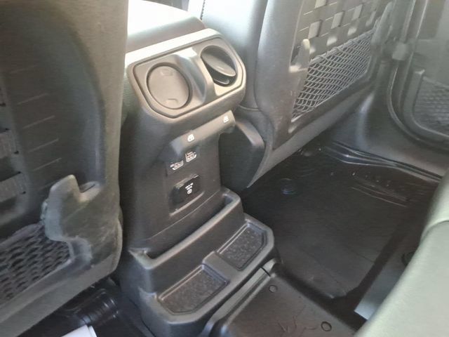 Used 2022 Jeep Wrangler Unlimited Rubicon w/ Steel Bumper Group AWD/4WD image 8