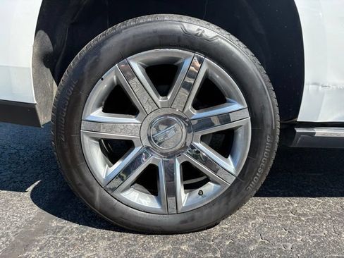 Used 2017 Cadillac Escalade Premium Luxury AWD/4WD image 9