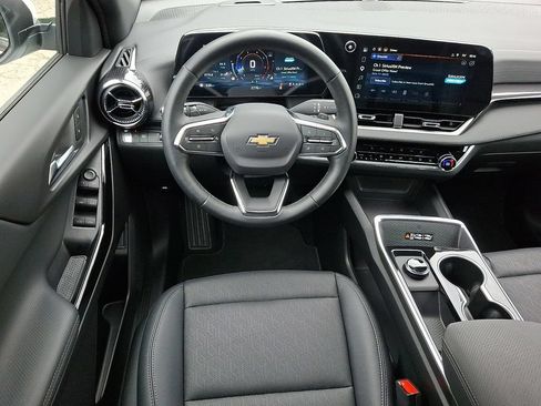 Used 2026 Chevrolet Equinox LT w/ Convenience Package II FWD image 17